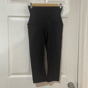 Spanx booty boost active crop leggings